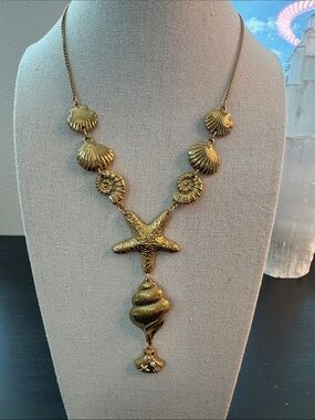 Gold-Sea Treasures Statement Necklace - Starfish & Shell Design 18k gold plated
